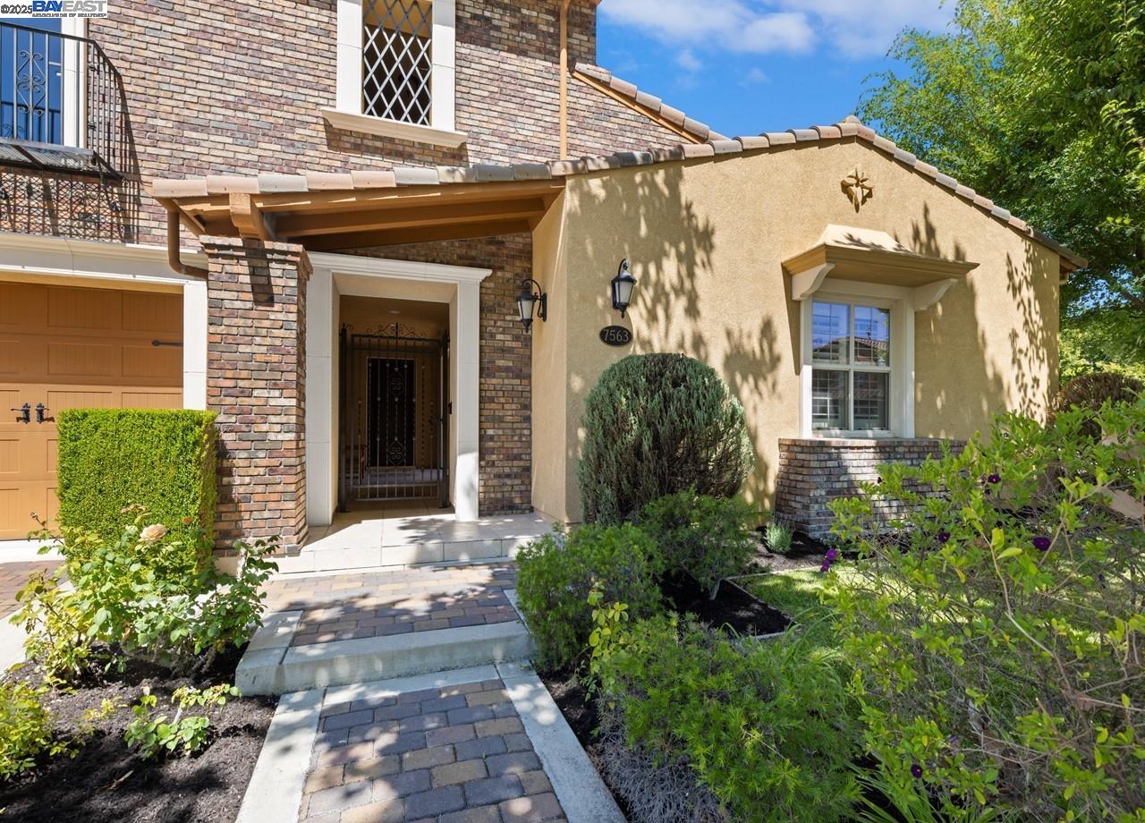 7563 Balmoral Way