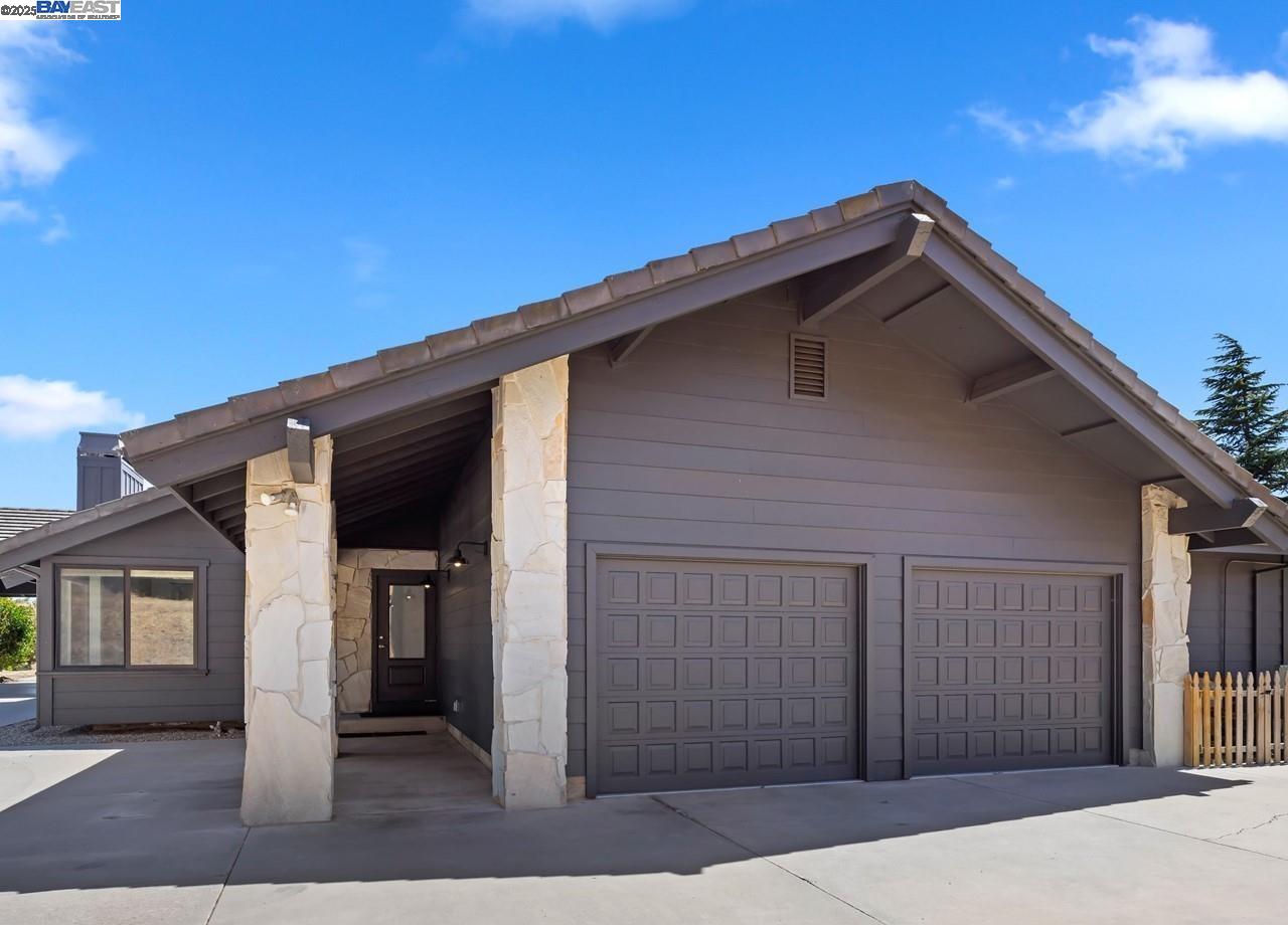 8191 Highland Rd