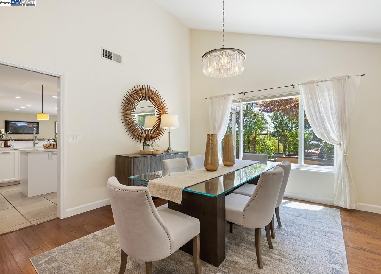 1143 Cheshire Cir
