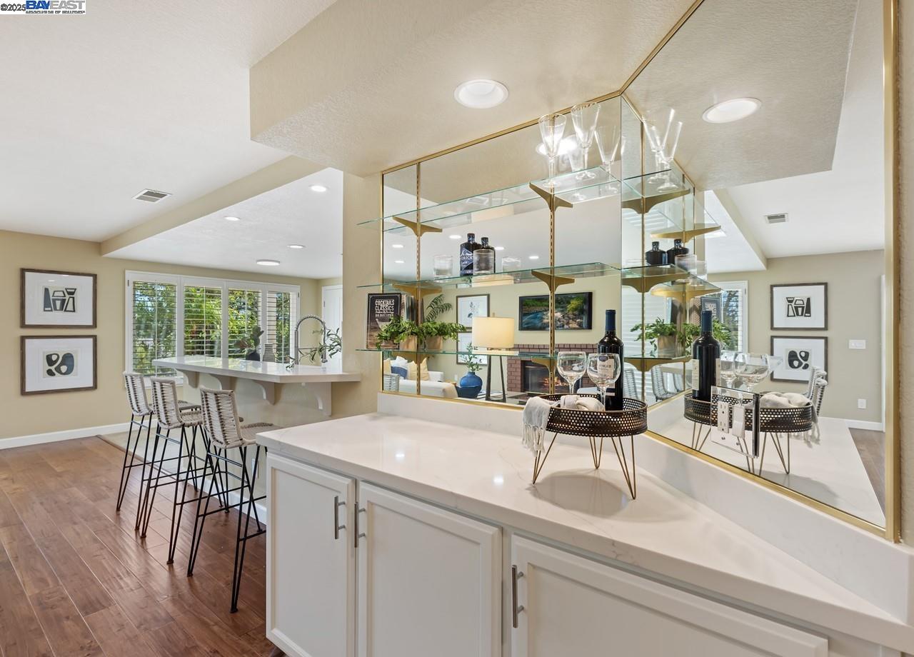 1143 Cheshire Cir