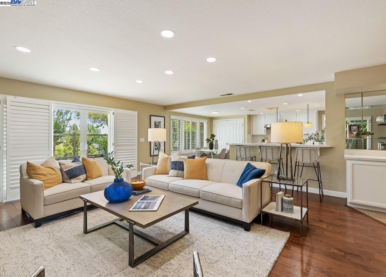1143 Cheshire Cir