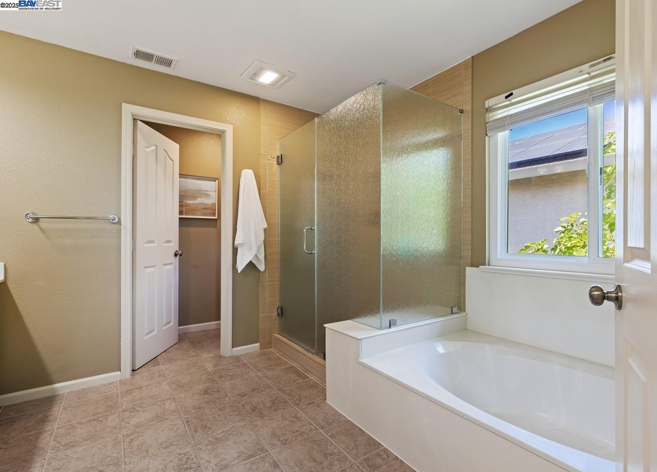 1143 Cheshire Cir