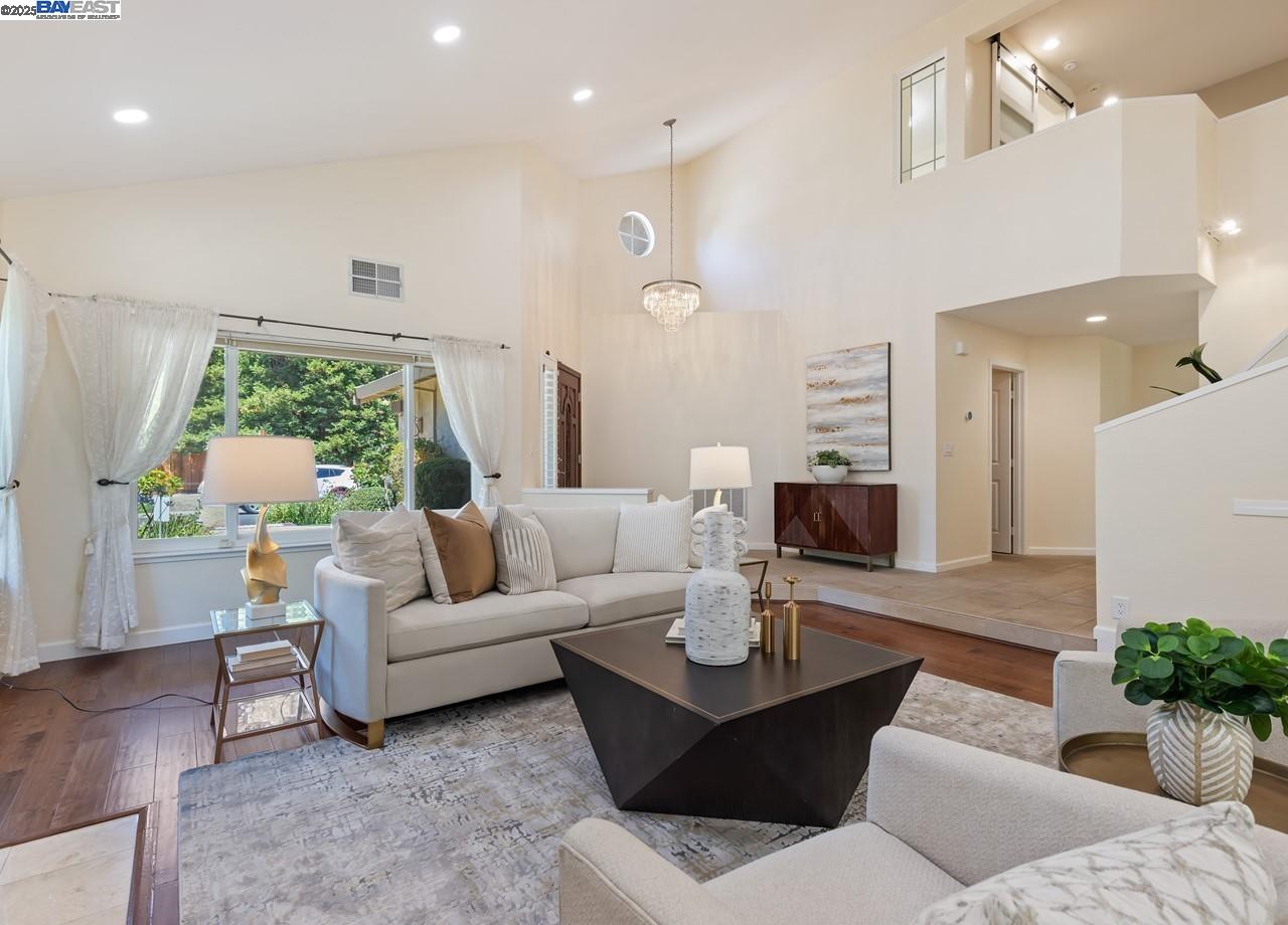 1143 Cheshire Cir