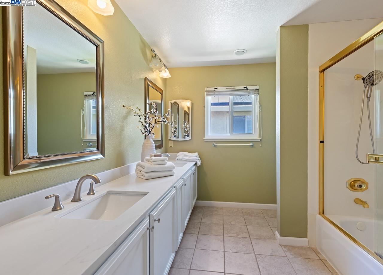 1143 Cheshire Cir