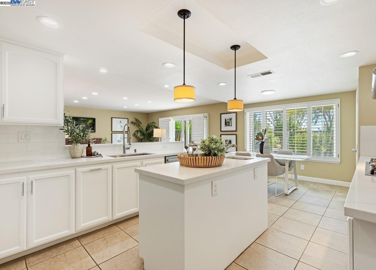 1143 Cheshire Cir