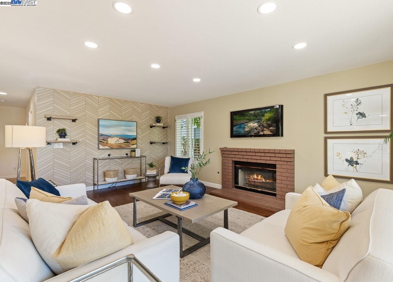 1143 Cheshire Cir