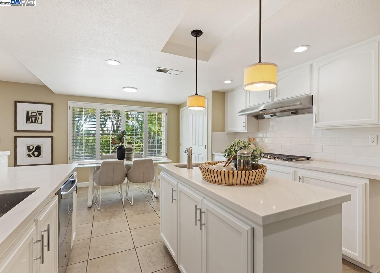 1143 Cheshire Cir