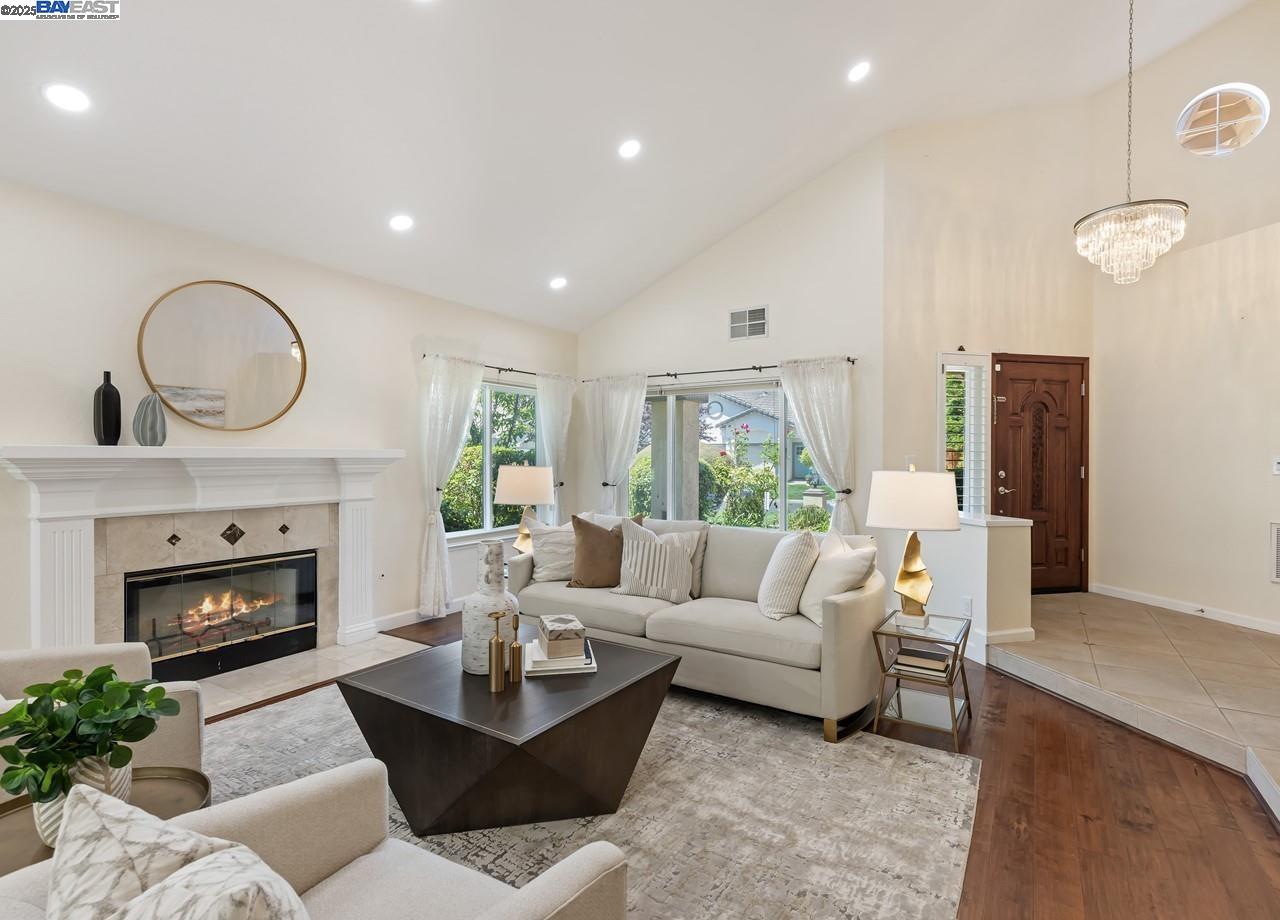 1143 Cheshire Cir