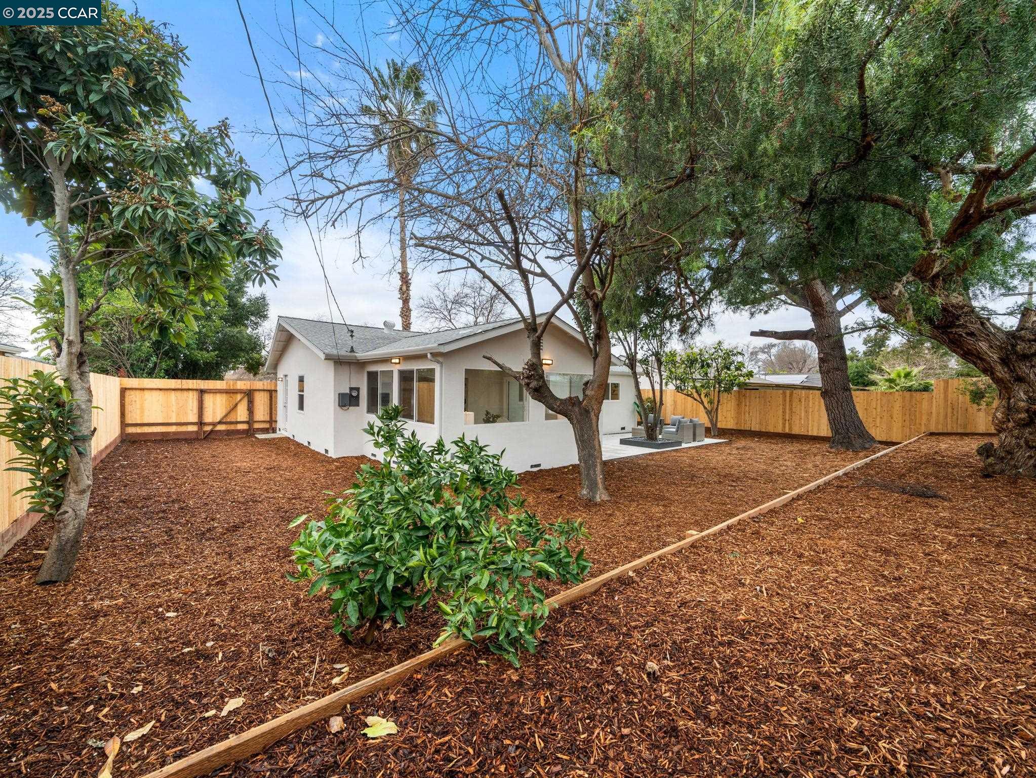 4285 Carter Ct