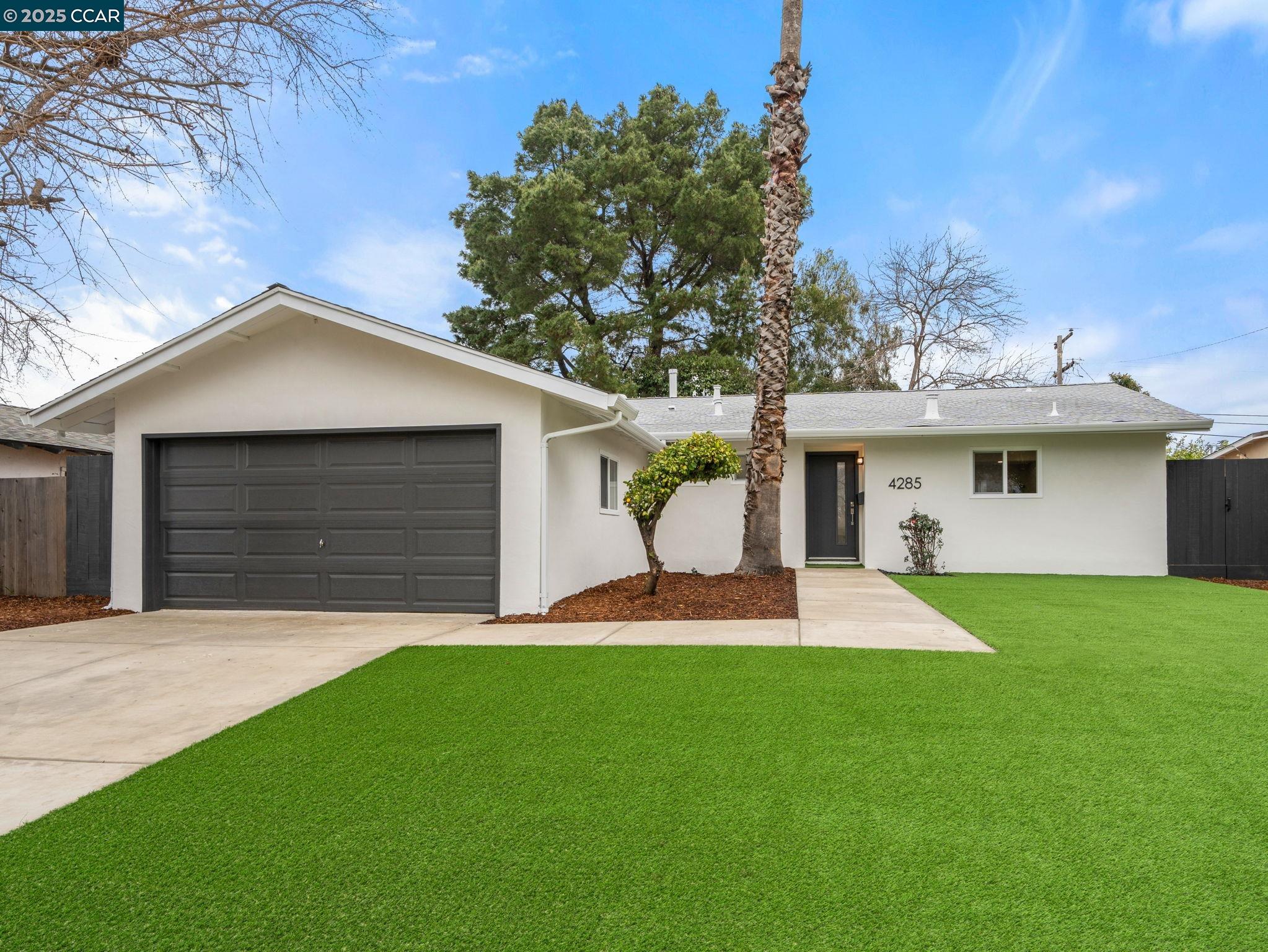 4285 Carter Ct