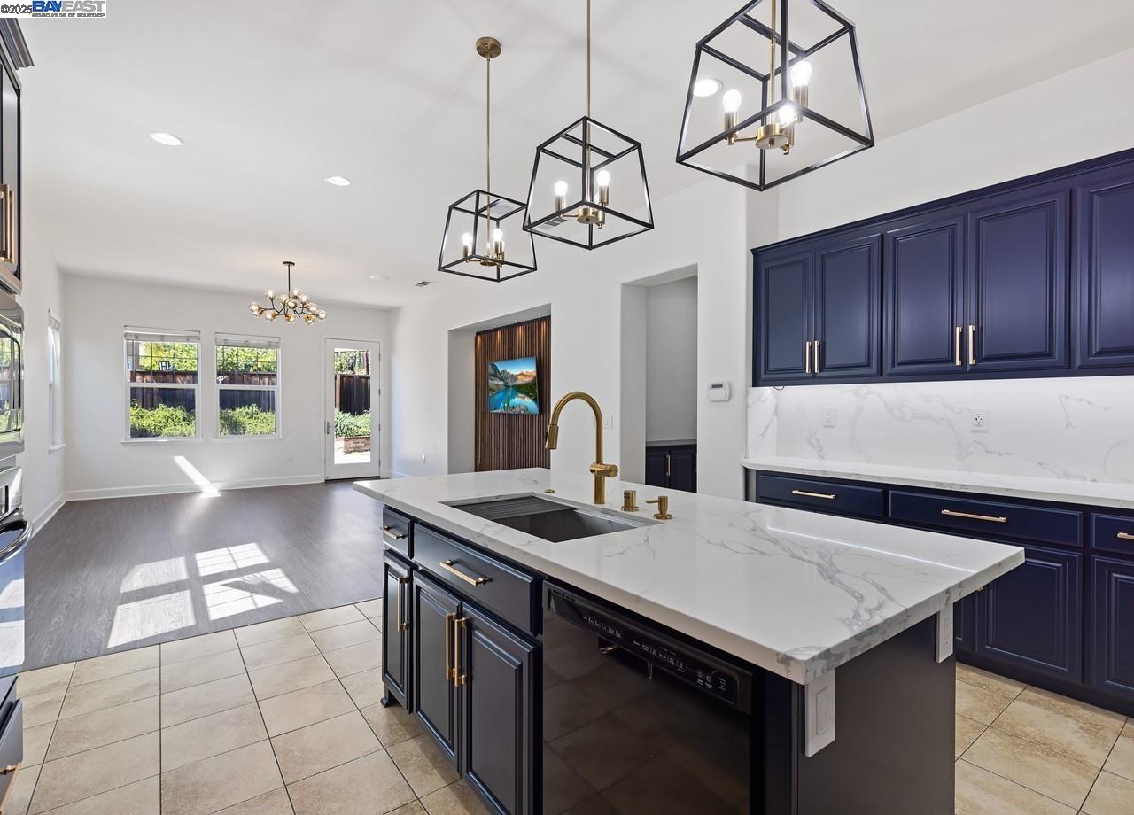2453 Forino Dr