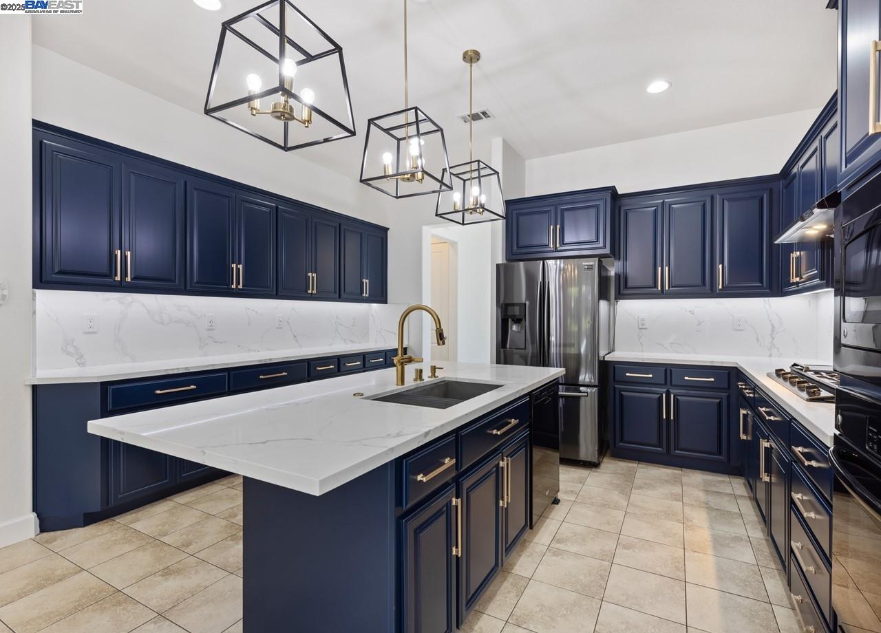 2453 Forino Dr