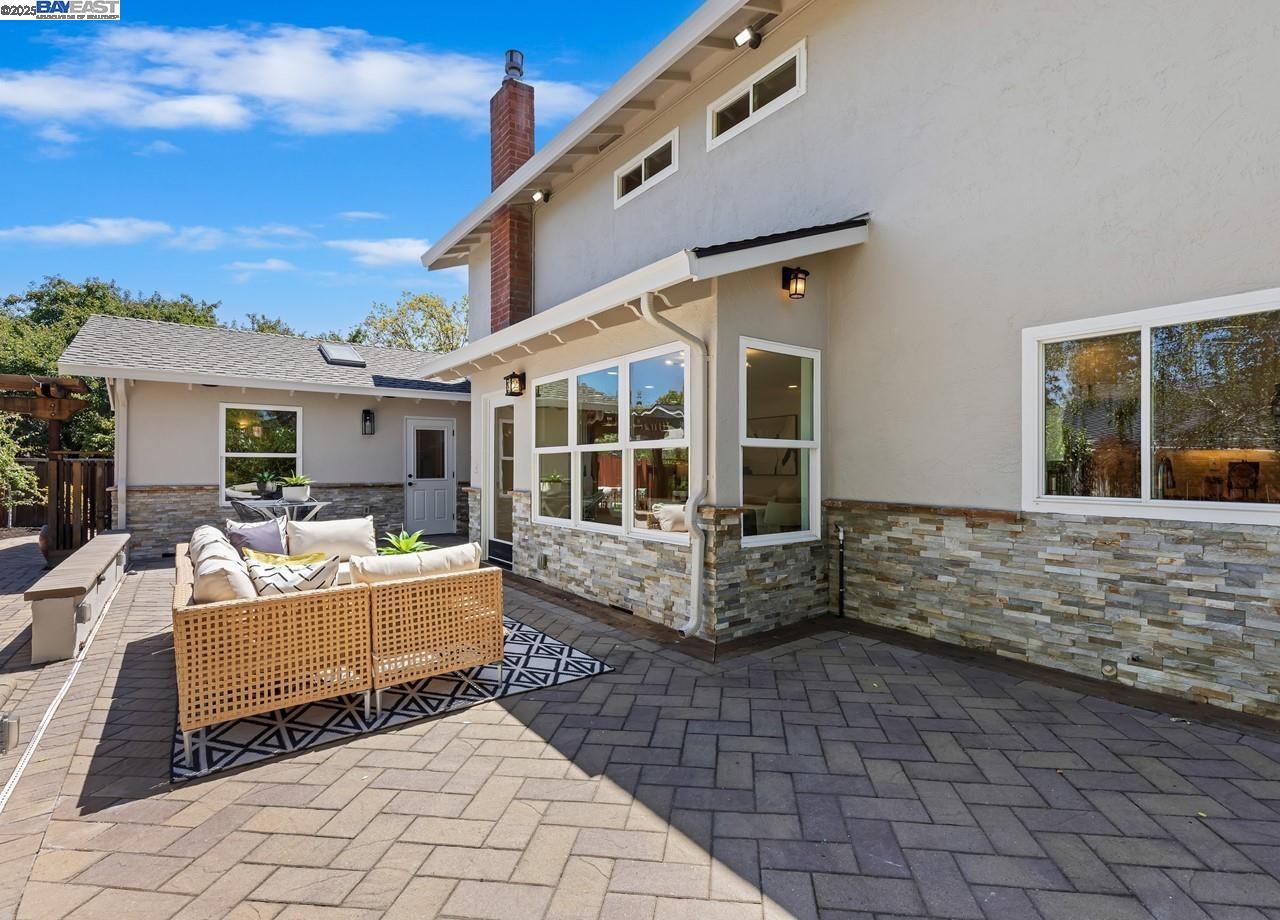 59 Arenas Ct