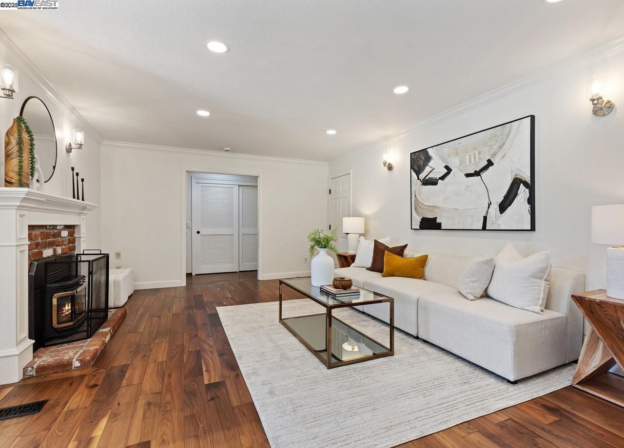59 Arenas Ct