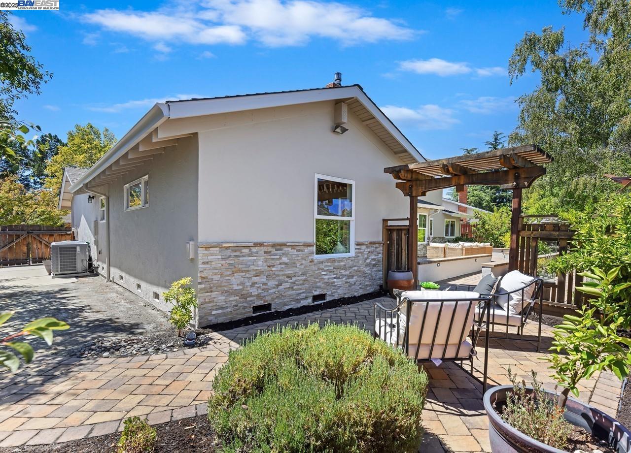 59 Arenas Ct