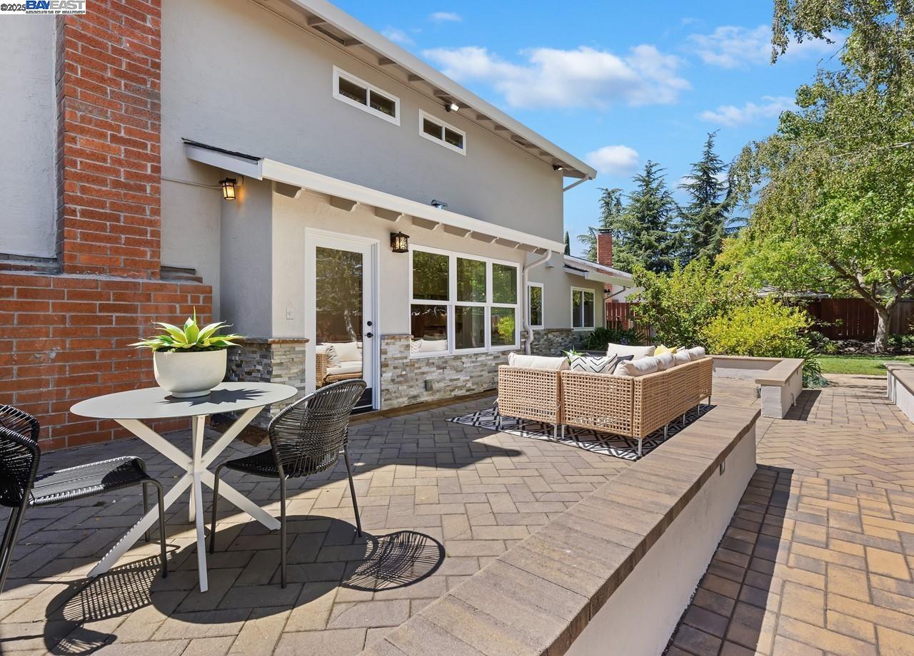 59 Arenas Ct