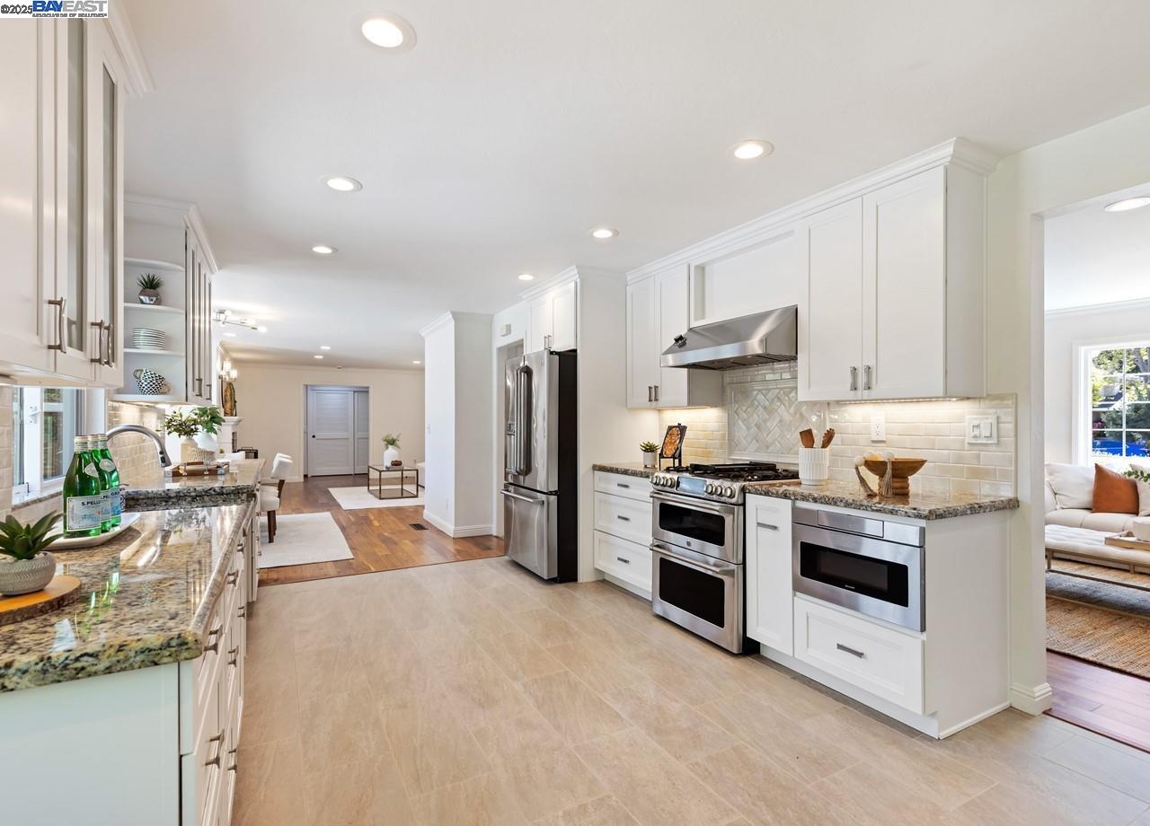 59 Arenas Ct