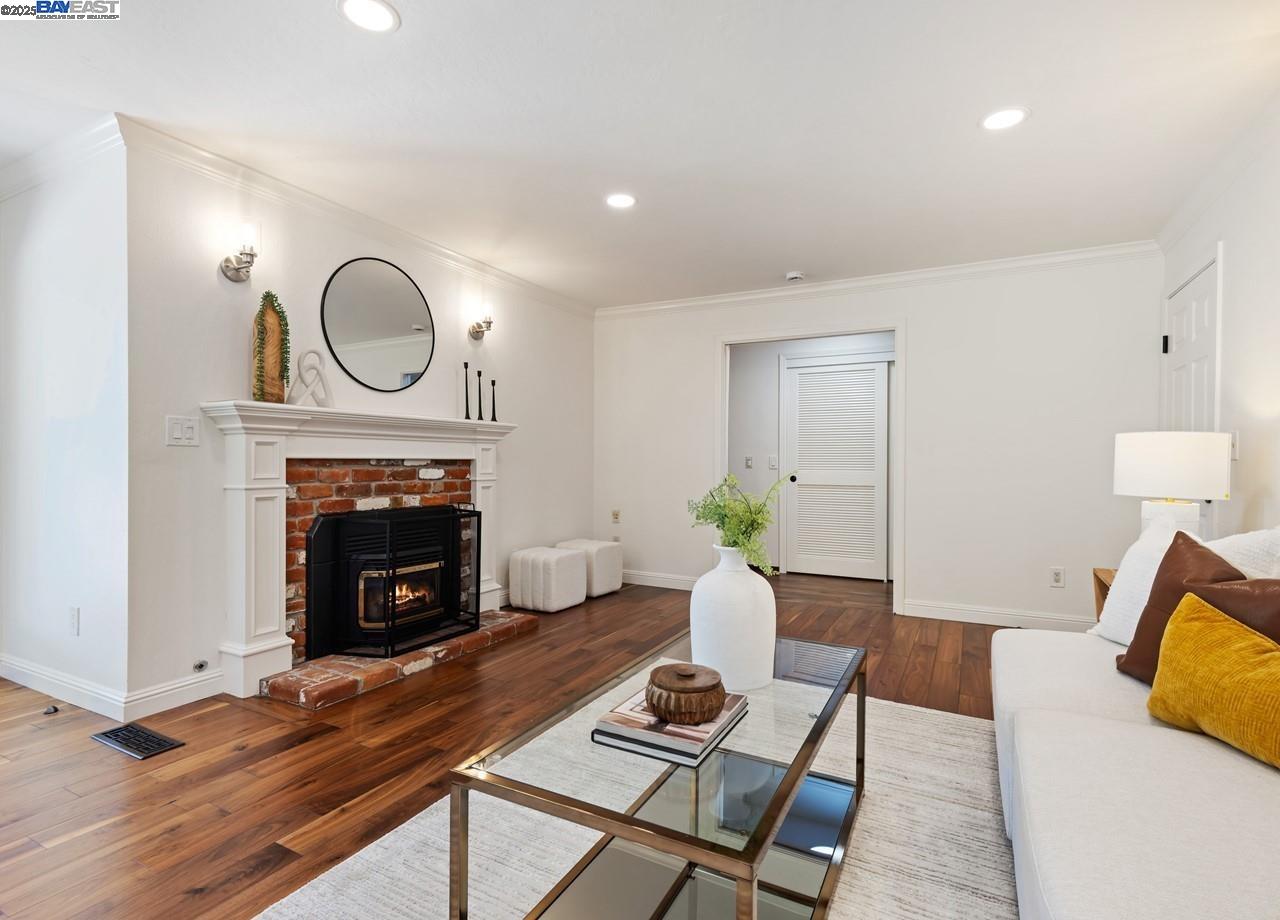 59 Arenas Ct