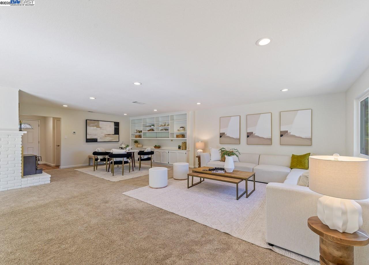 957 Ina Dr
