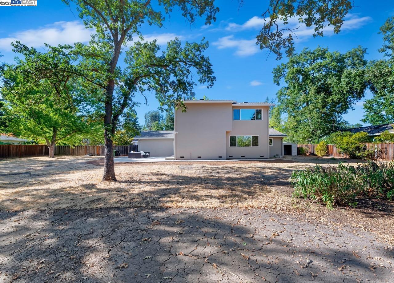 957 Ina Dr