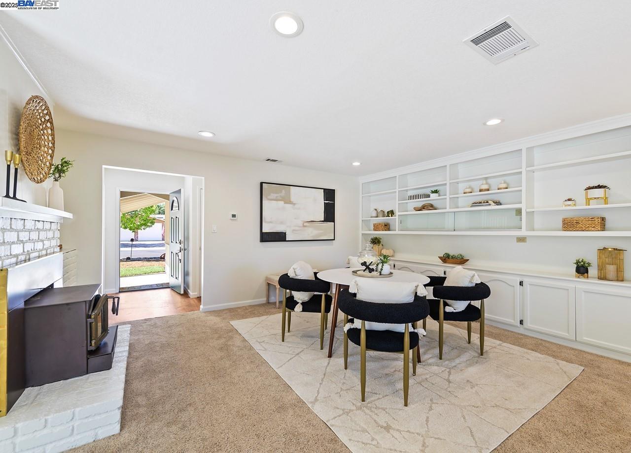 957 Ina Dr