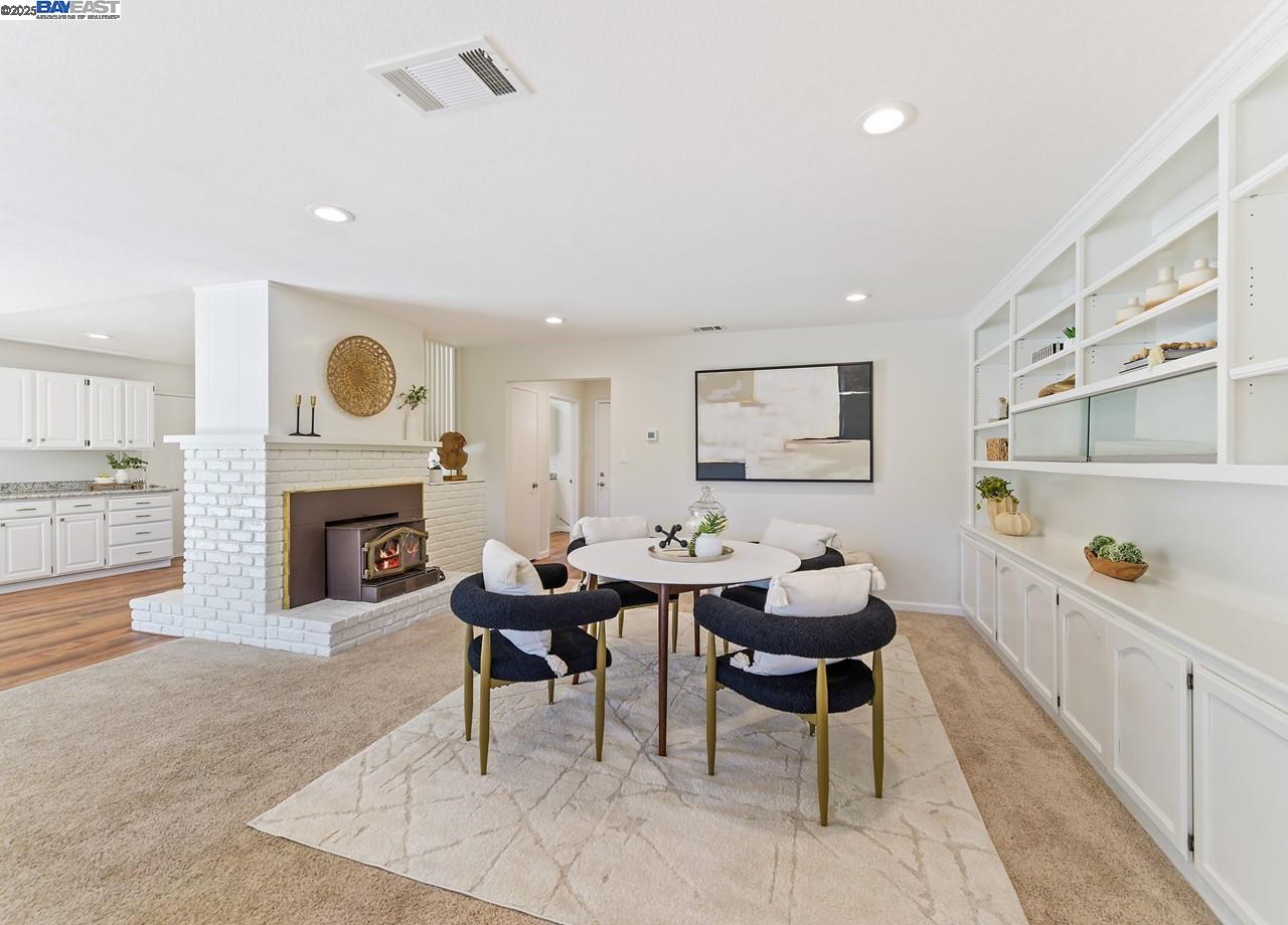 957 Ina Dr