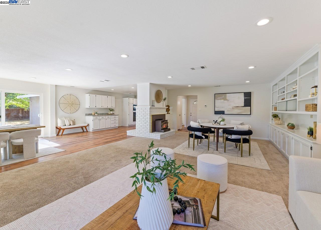 957 Ina Dr