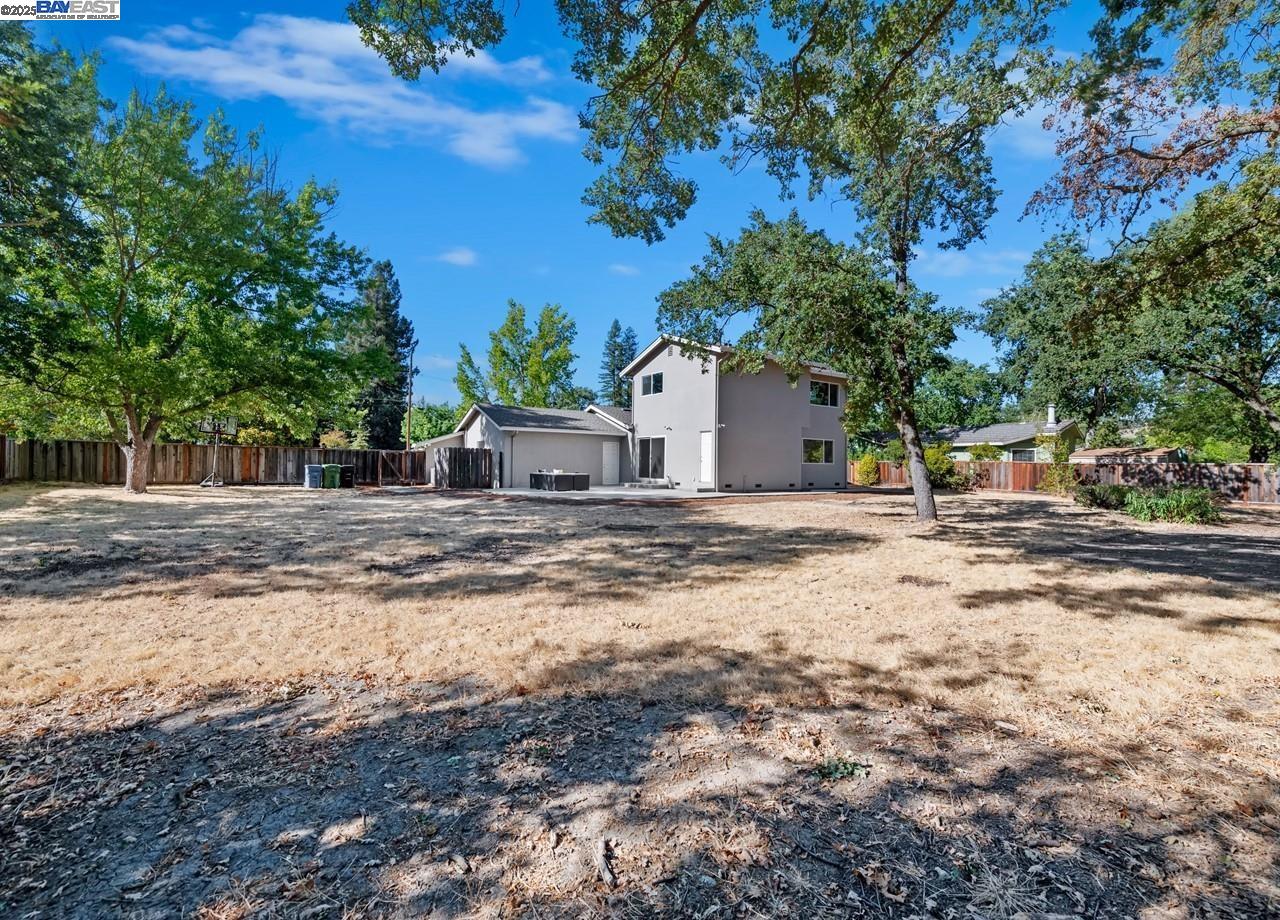 957 Ina Dr