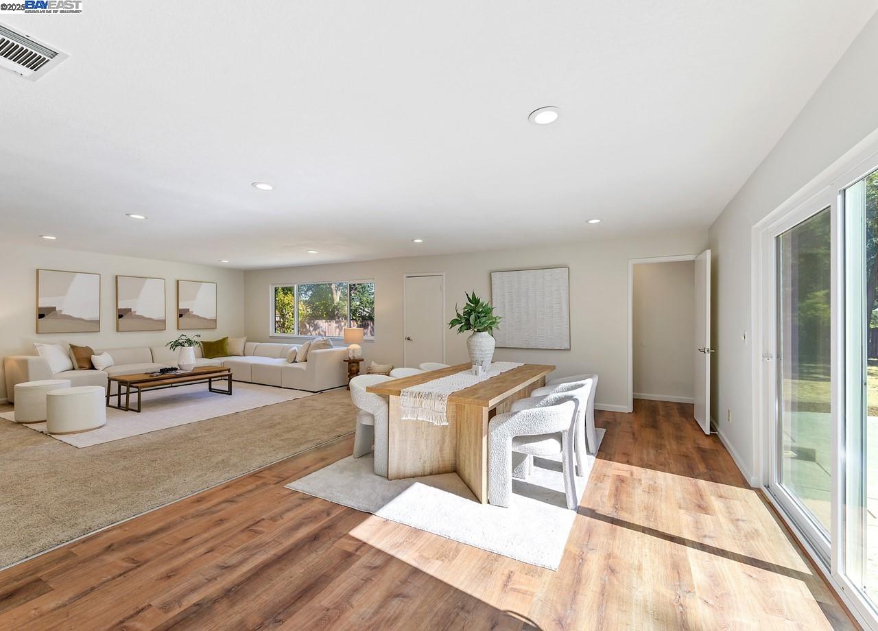 957 Ina Dr