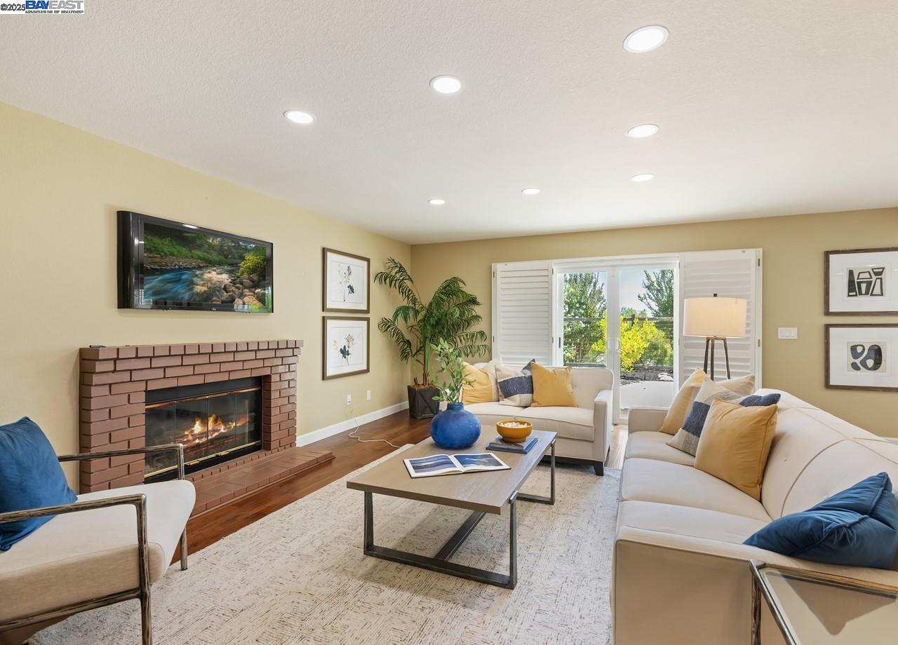1143 Cheshire Cir