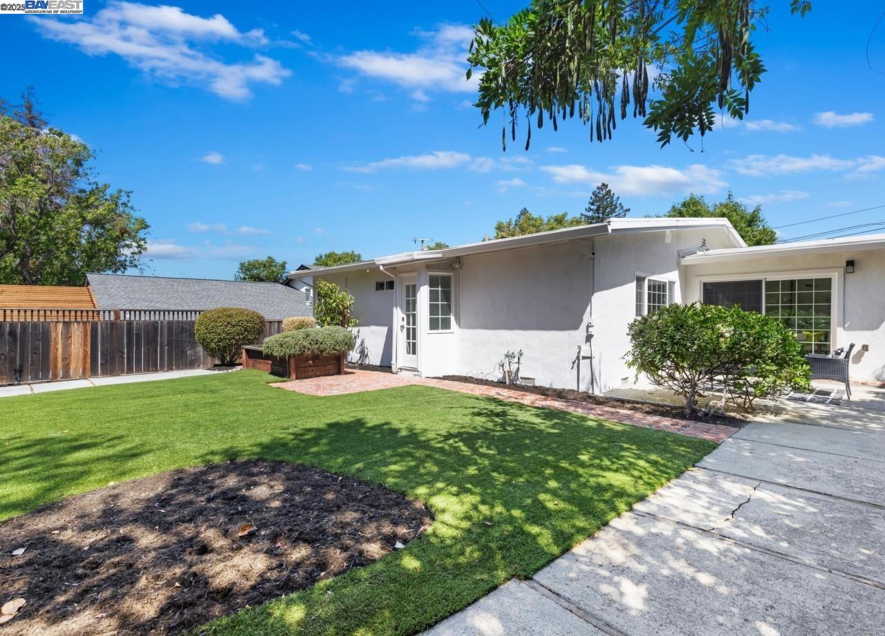 125 Montanya Ct