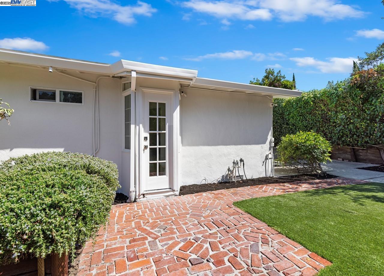 125 Montanya Ct