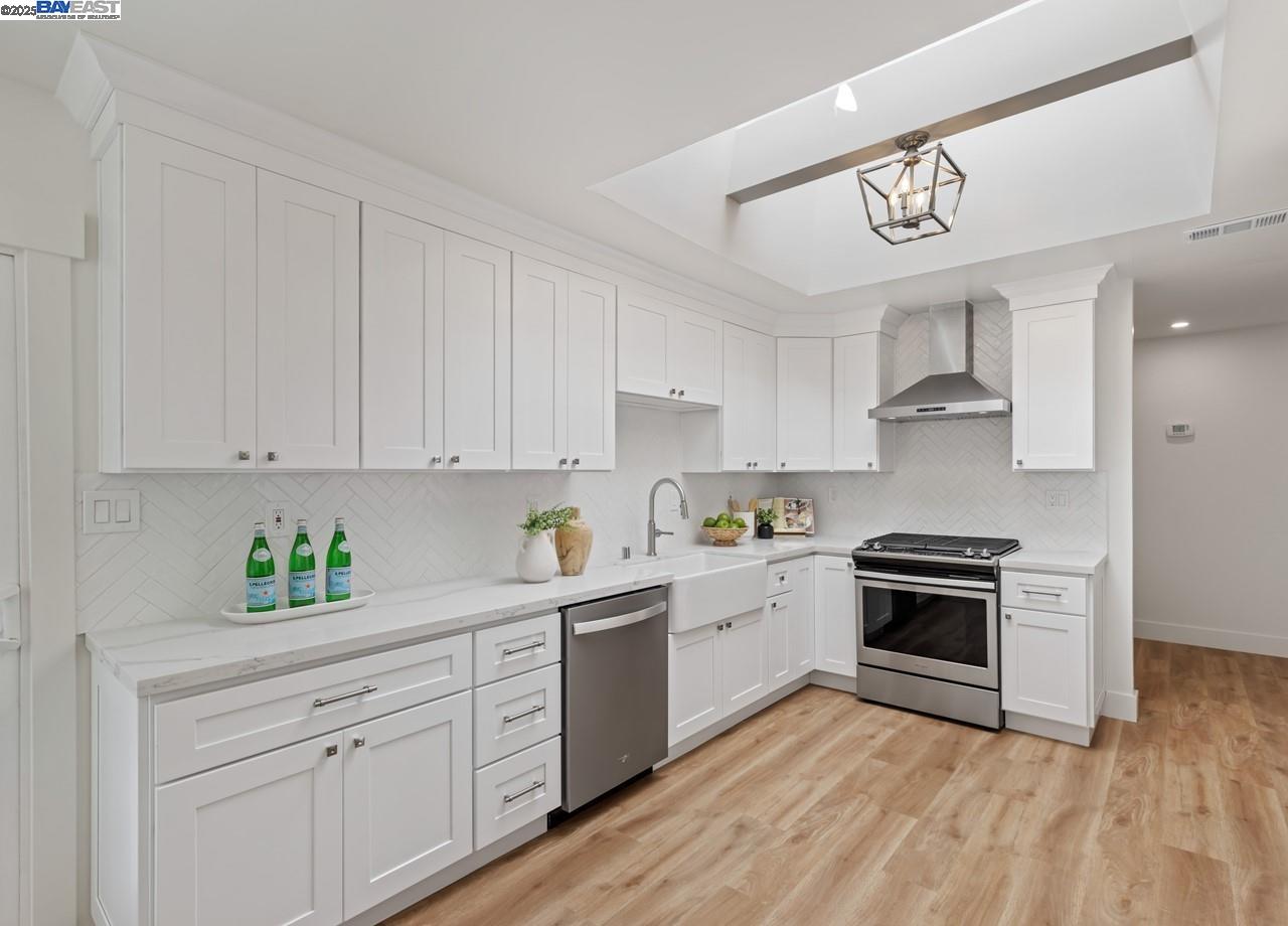 125 Montanya Ct