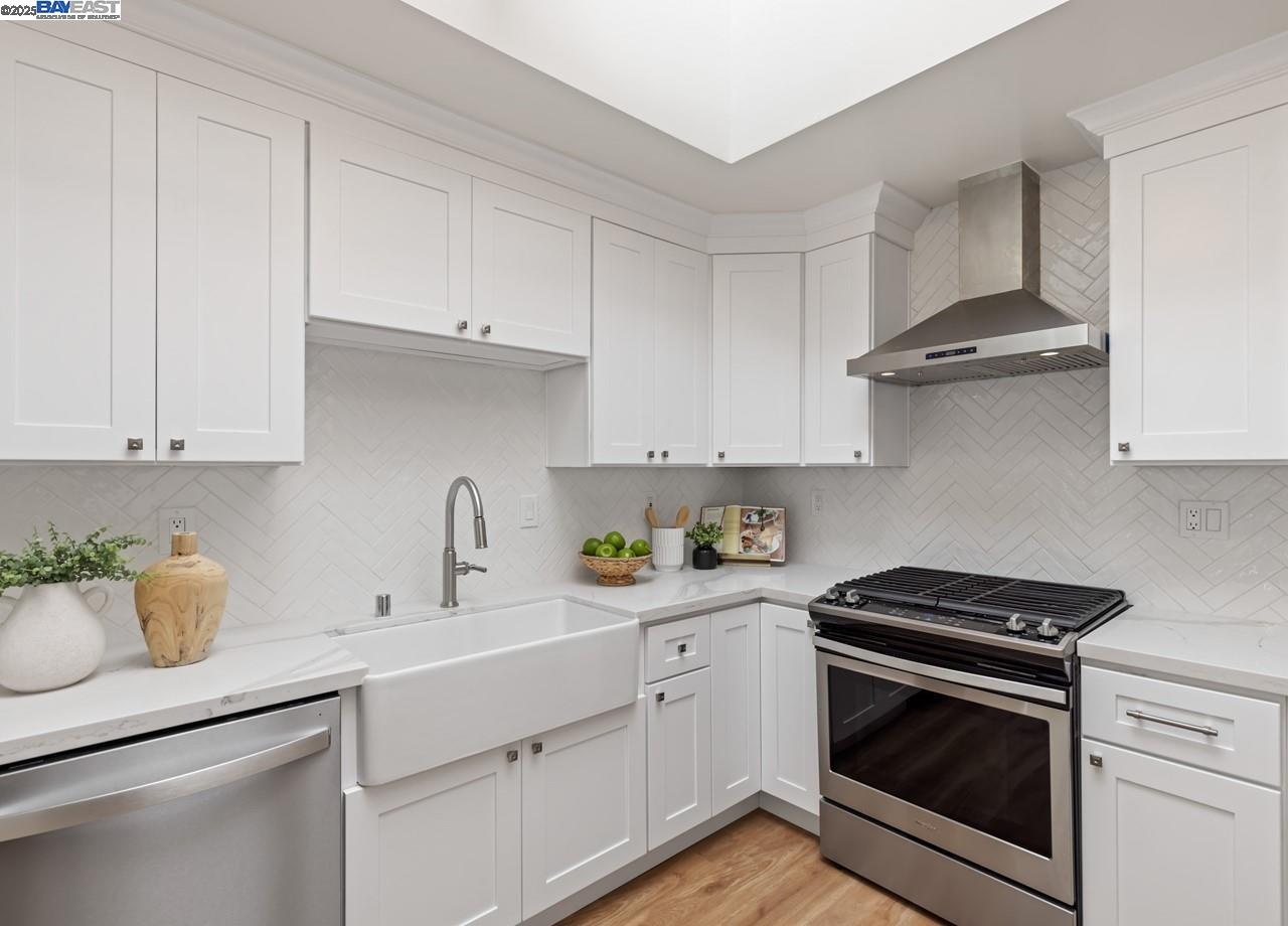 125 Montanya Ct