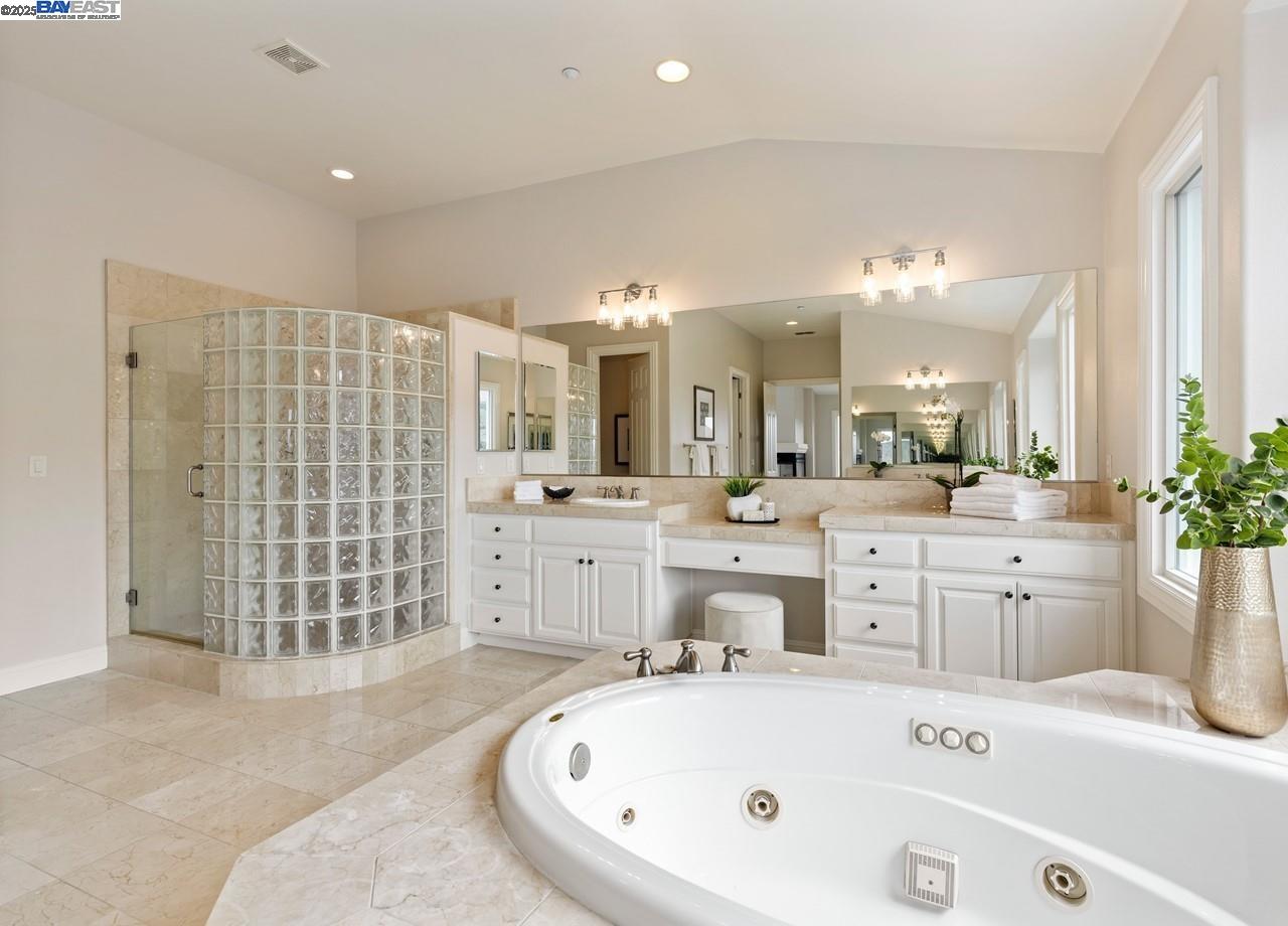 3394 Ashbourne Cir