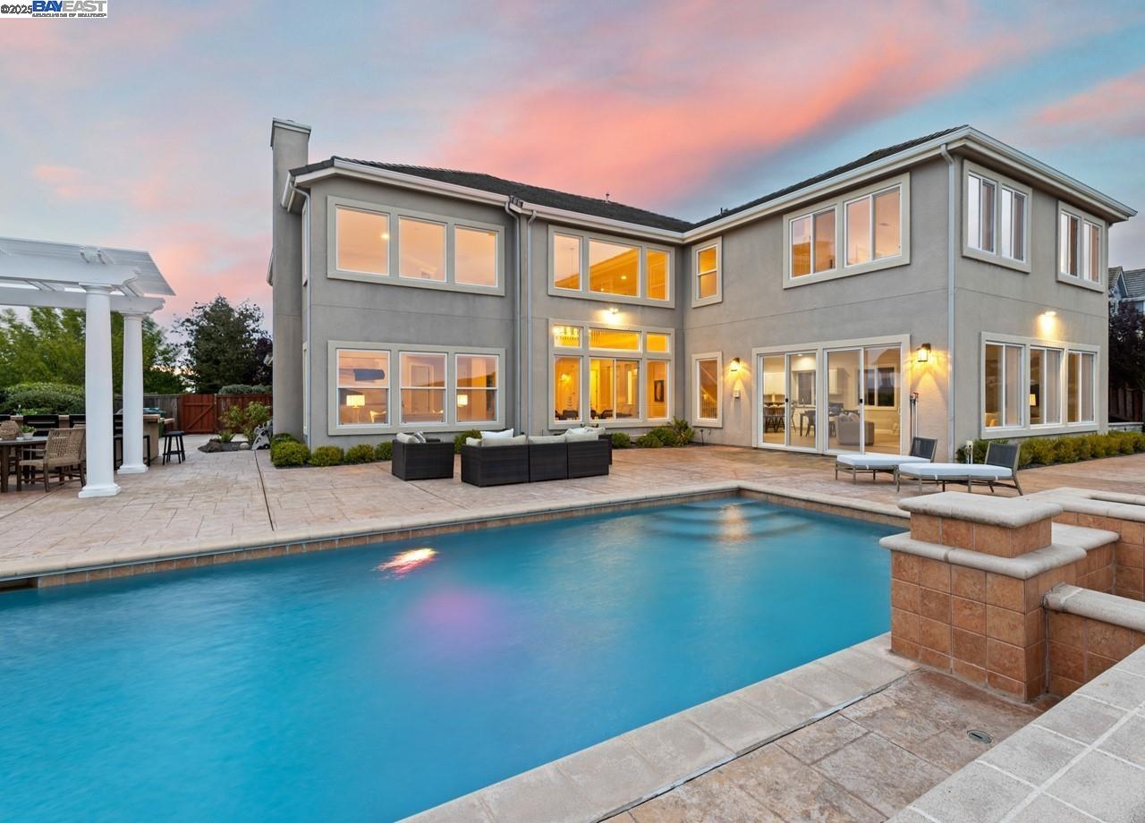 3394 Ashbourne Cir