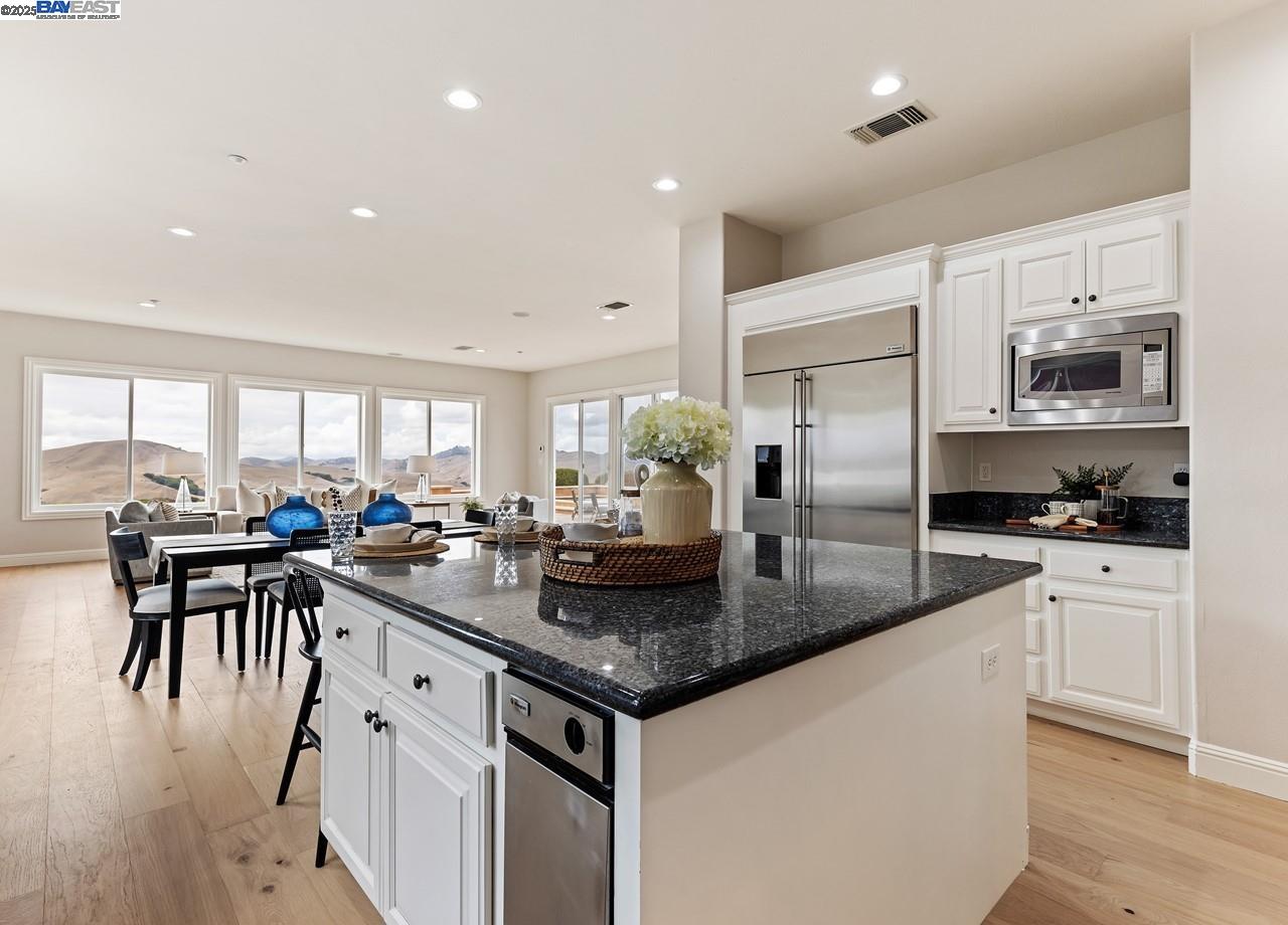 3394 Ashbourne Cir