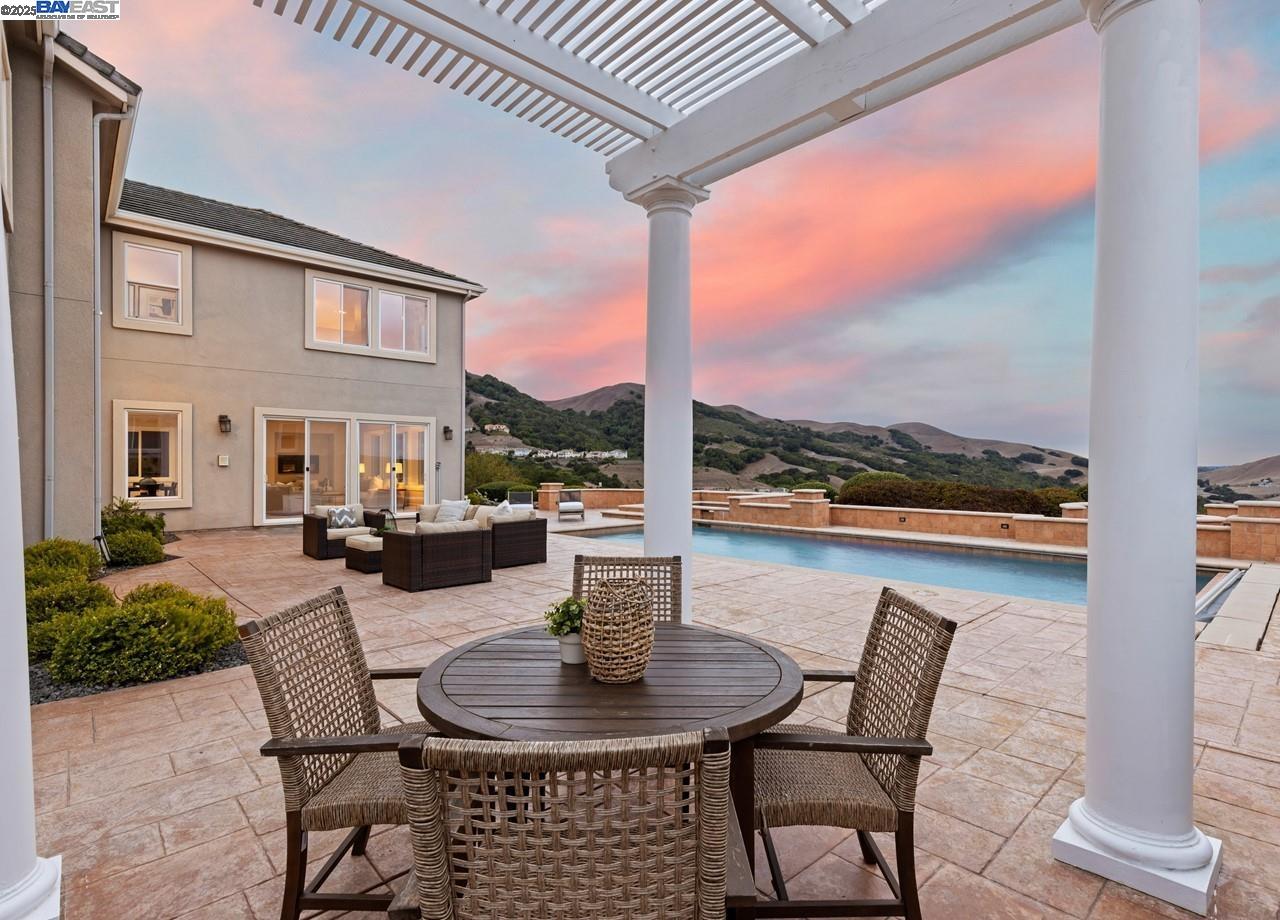 3394 Ashbourne Cir