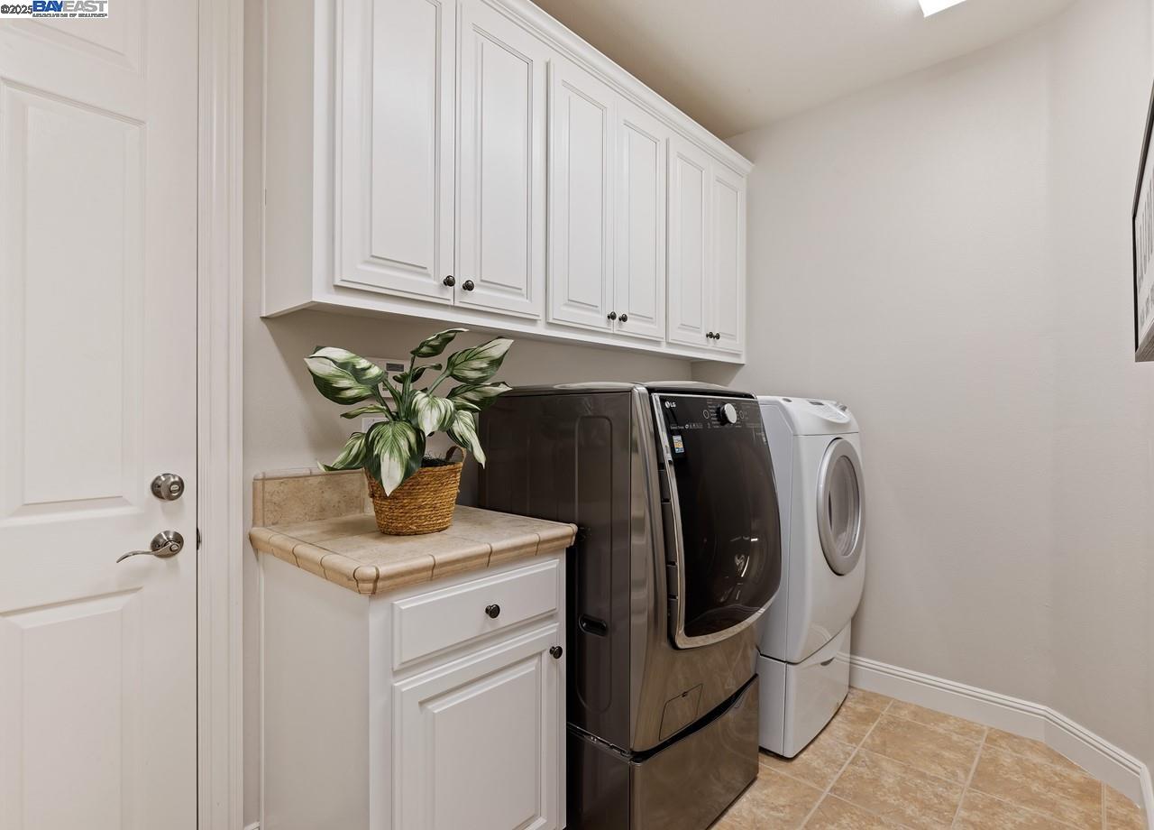 3394 Ashbourne Cir