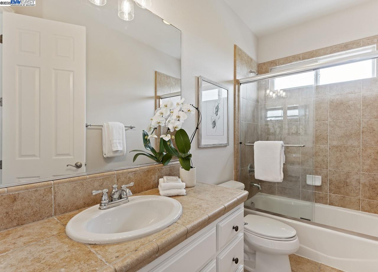 3394 Ashbourne Cir