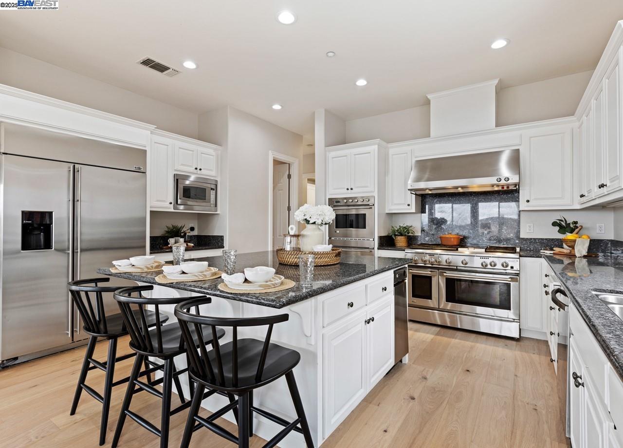 3394 Ashbourne Cir