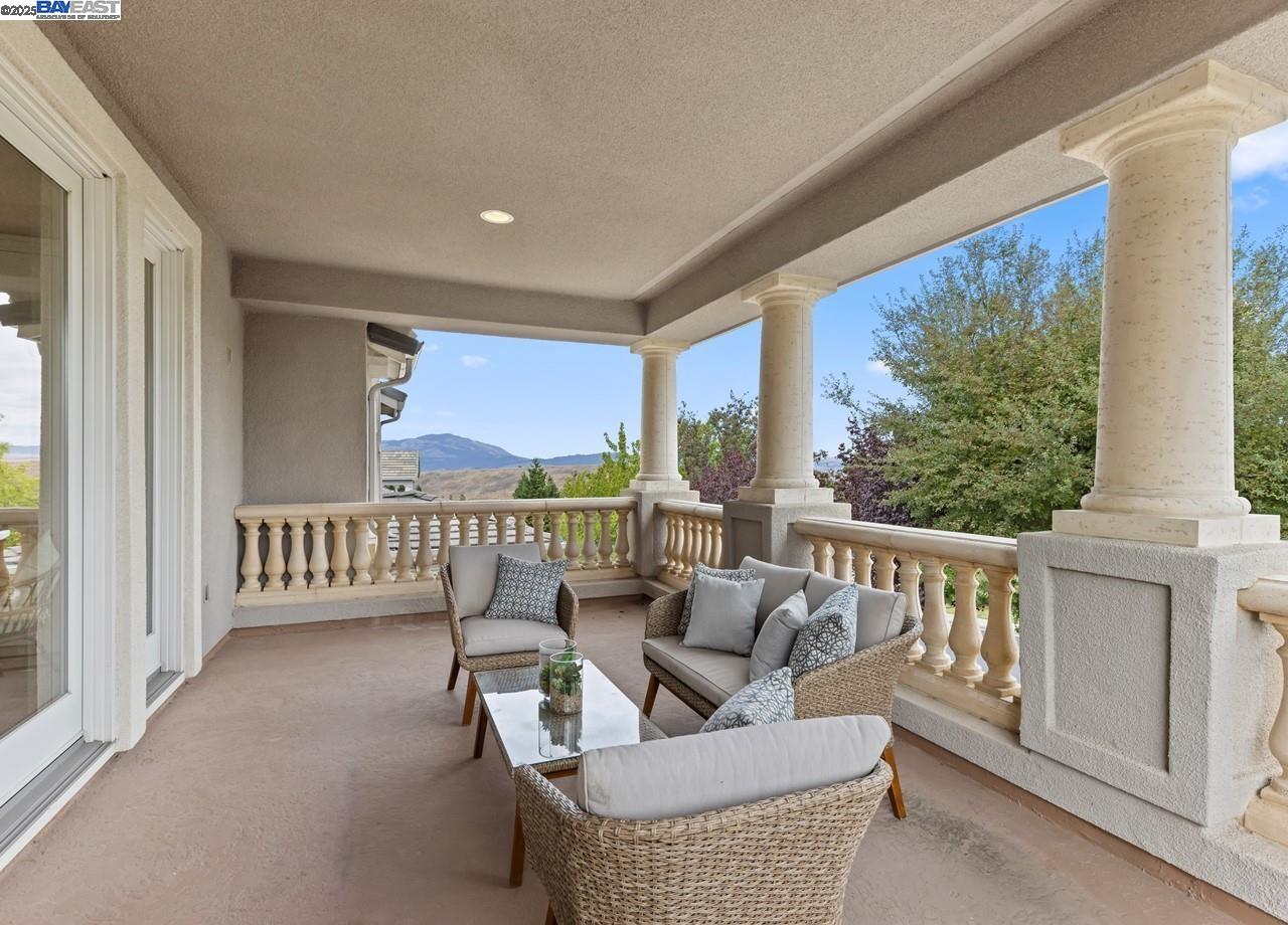 3394 Ashbourne Cir