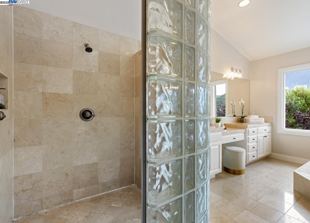 3394 Ashbourne Cir