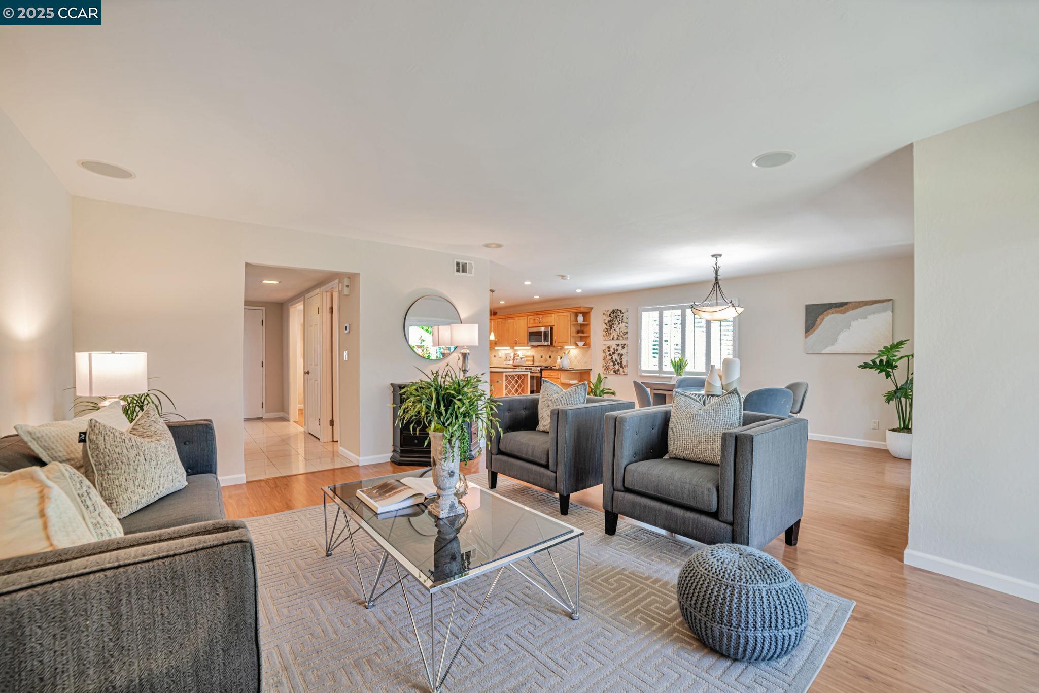 600 Guaymas Ct