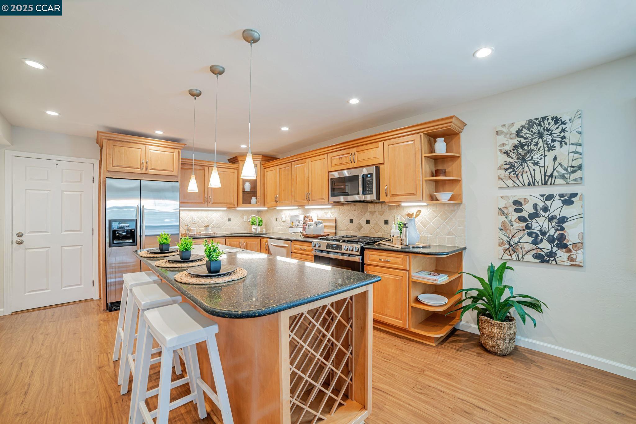 600 Guaymas Ct