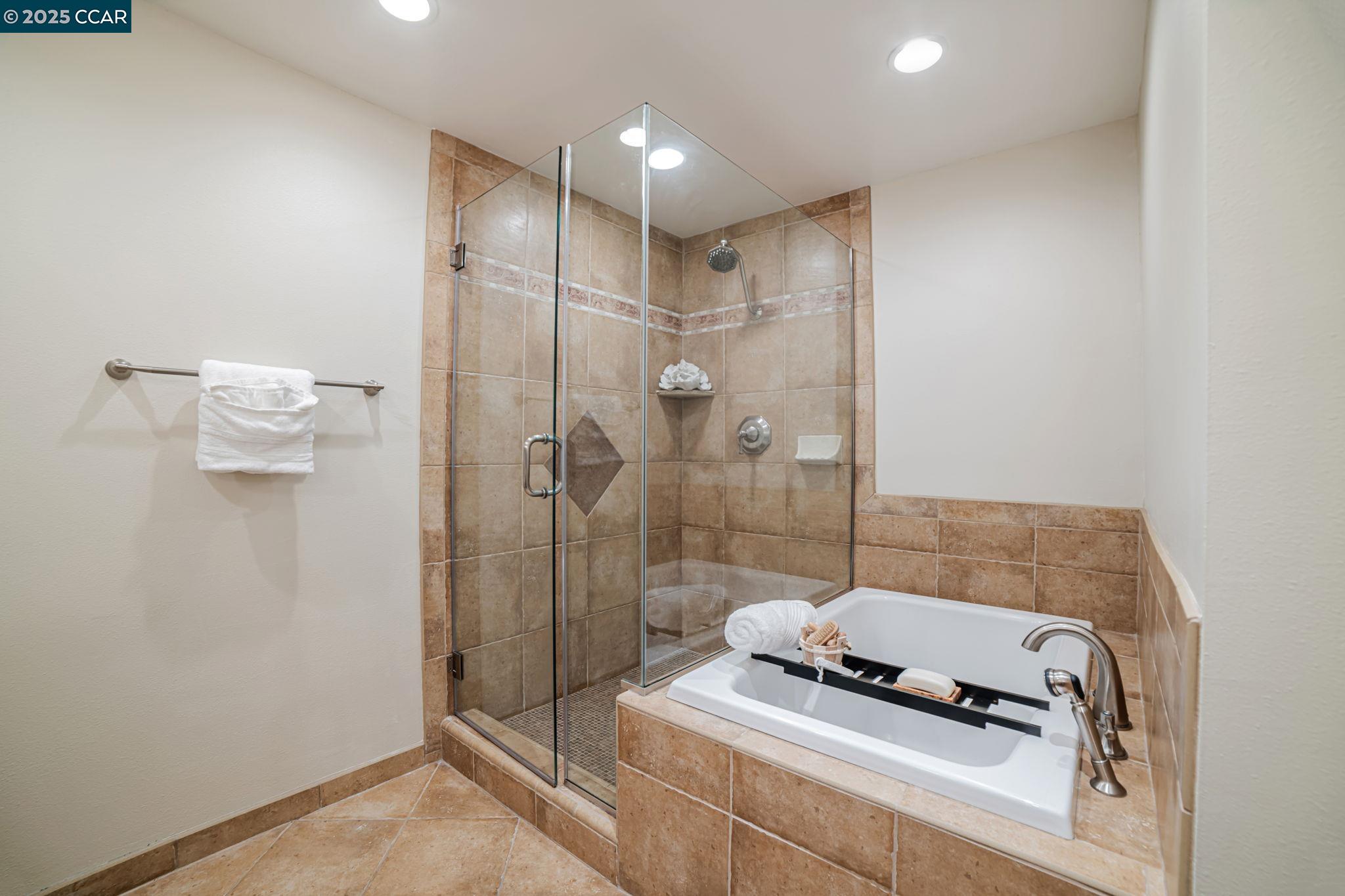 600 Guaymas Ct