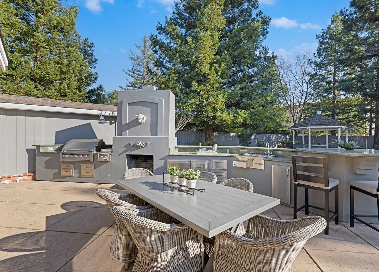 340 David Dr