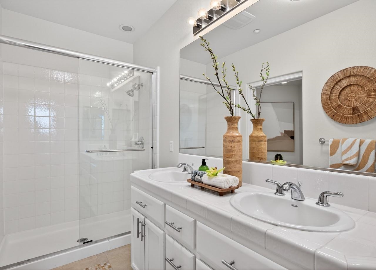 3240 Maguire Way # 318