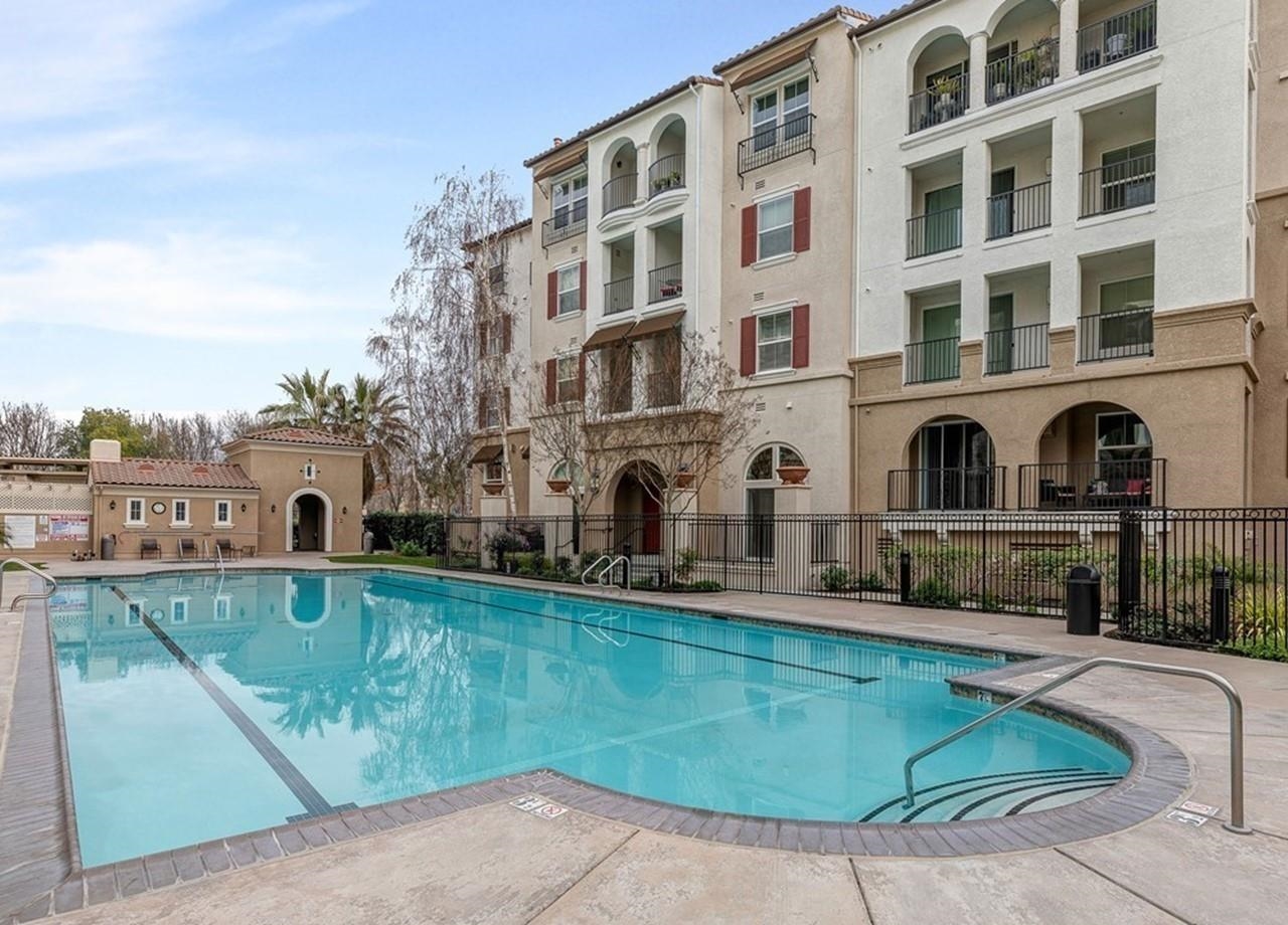 3240 Maguire Way # 318