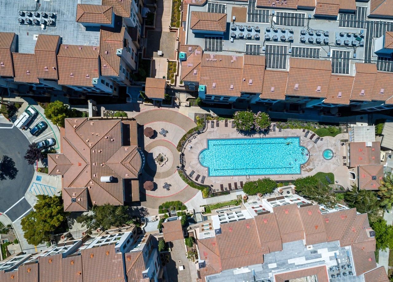 3240 Maguire Way # 318